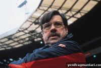 Mike Bassett: England Manager (2001) Movie Review