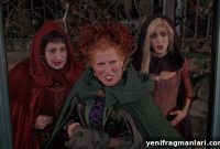 Hocus Pocus (1993) Movie Review: A Nostalgic Halloween Classic