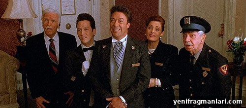 10 Iconic Home Alone 2 Moments in New York 7 Kevin plays the gangster movie clip