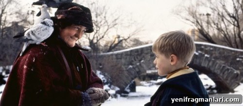 10 Iconic Home Alone 2 Moments in New York 10 Pigeon Lady helps Kevin