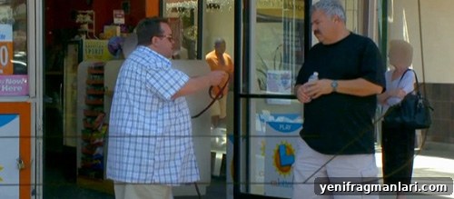 10 Iconic Jackass 3 Moments 4 Preston Lacy dog prank