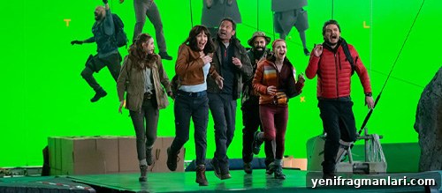 The Bubble (2022) Review: Netflix's Star-Studded Comedy 2 img 31359 1 1
