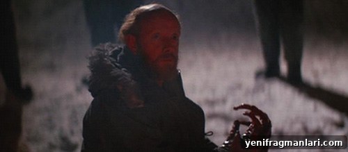 10 Unforgettable Scenes from The Thing 4 Bennings disintegrating outside the base