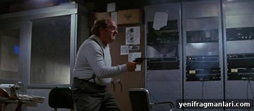 10 Unforgettable Scenes from The Thing 5 Blair wrecking the radios