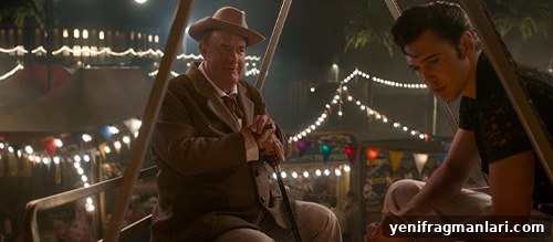 Elvis (2022) Review: Austin Butler Shines in Luhrmann's Biopic 3 Elvis on stage