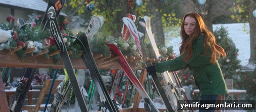 Falling for Christmas (2022) Review: Heartfelt Romance and Cast 3 img 34808 2