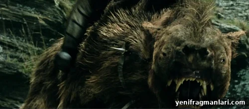 10 Unforgettable Moments in The Two Towers (LOTR) 4 Wargs attacking the company in the wilds