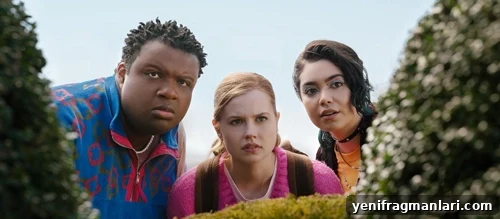 Mean Girls (2024) Review: New Cast, Plot Changes and Verdict 2 img 42150 1