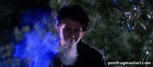 10 Iconic Heathers Moments You Can't Miss 8 J.D. offers Veronica his hand