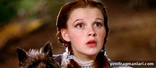Judy Garland as Dorothy Gale in 1939 Hollywood technicolor film 'The Wizard of Oz'.
