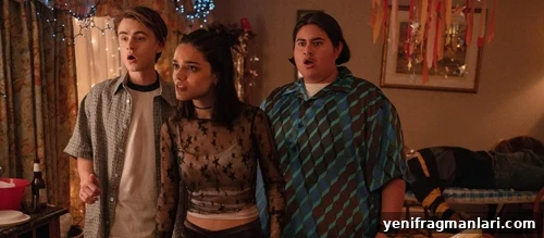 Y2K 2024 Movie Review: Plot, Performances & Verdict 3 img 48832 2